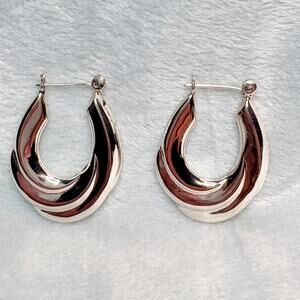 Artisan Sterling Silver Wave Hoop Earrings | Hand‑Engraved SU 925